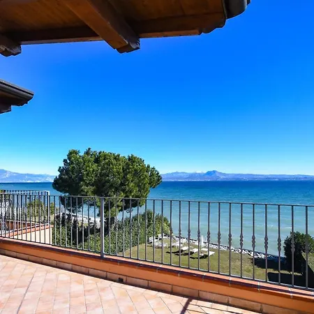 Casa Dei Pescatori * سيرمِيوني