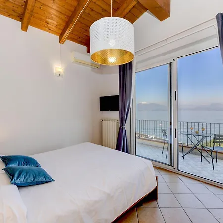 Casa Dei Pescatori * سيرمِيوني